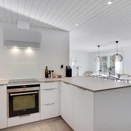 Дом отдыха Amazing Home In Blavand With Sauna Блаванн