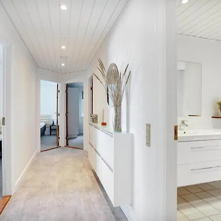 Дом отдыха Amazing Home In Blavand With Sauna Блаванн