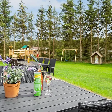 Дом отдыха Amazing Home In Blavand With Sauna